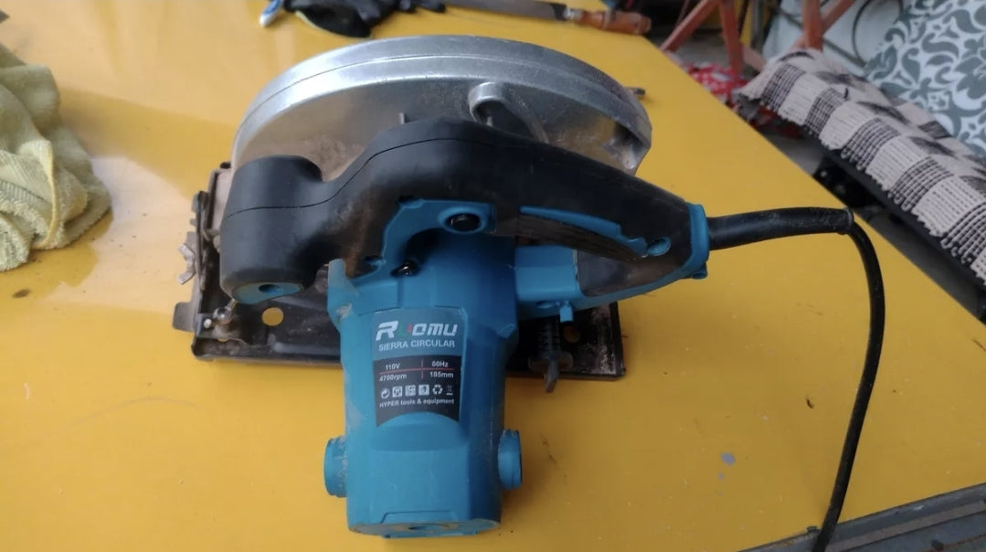 Sierra circular eléctrica para madera