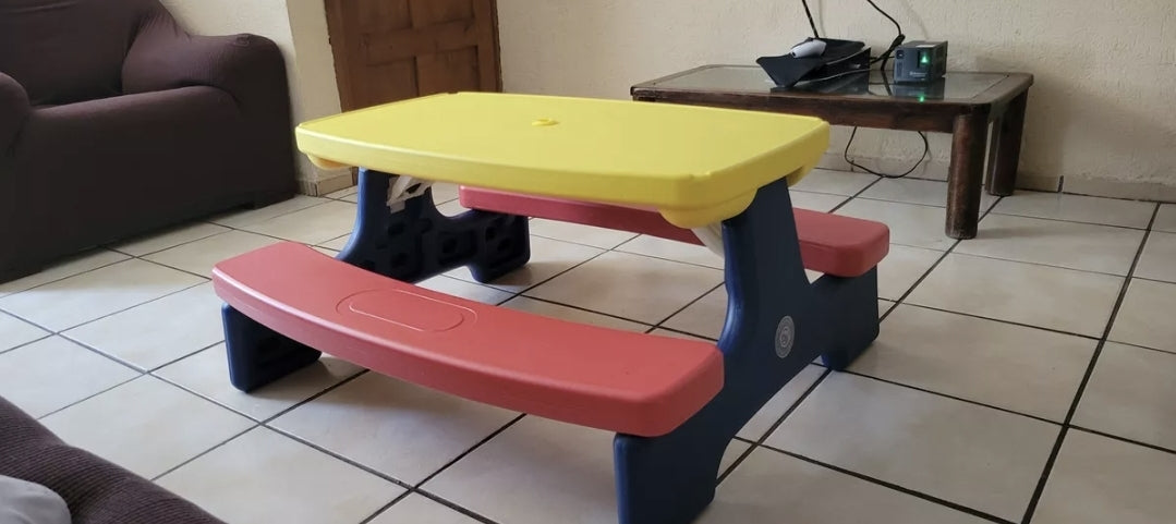 Mesa Infantil De Plastico Plegable Con Sombrilla Para Niños
