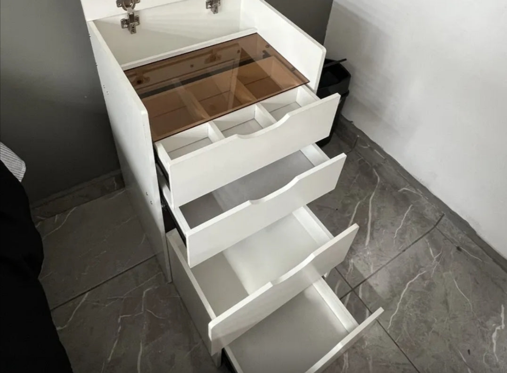 Buró tocador con espejo LED y banco oculto 4 cajones