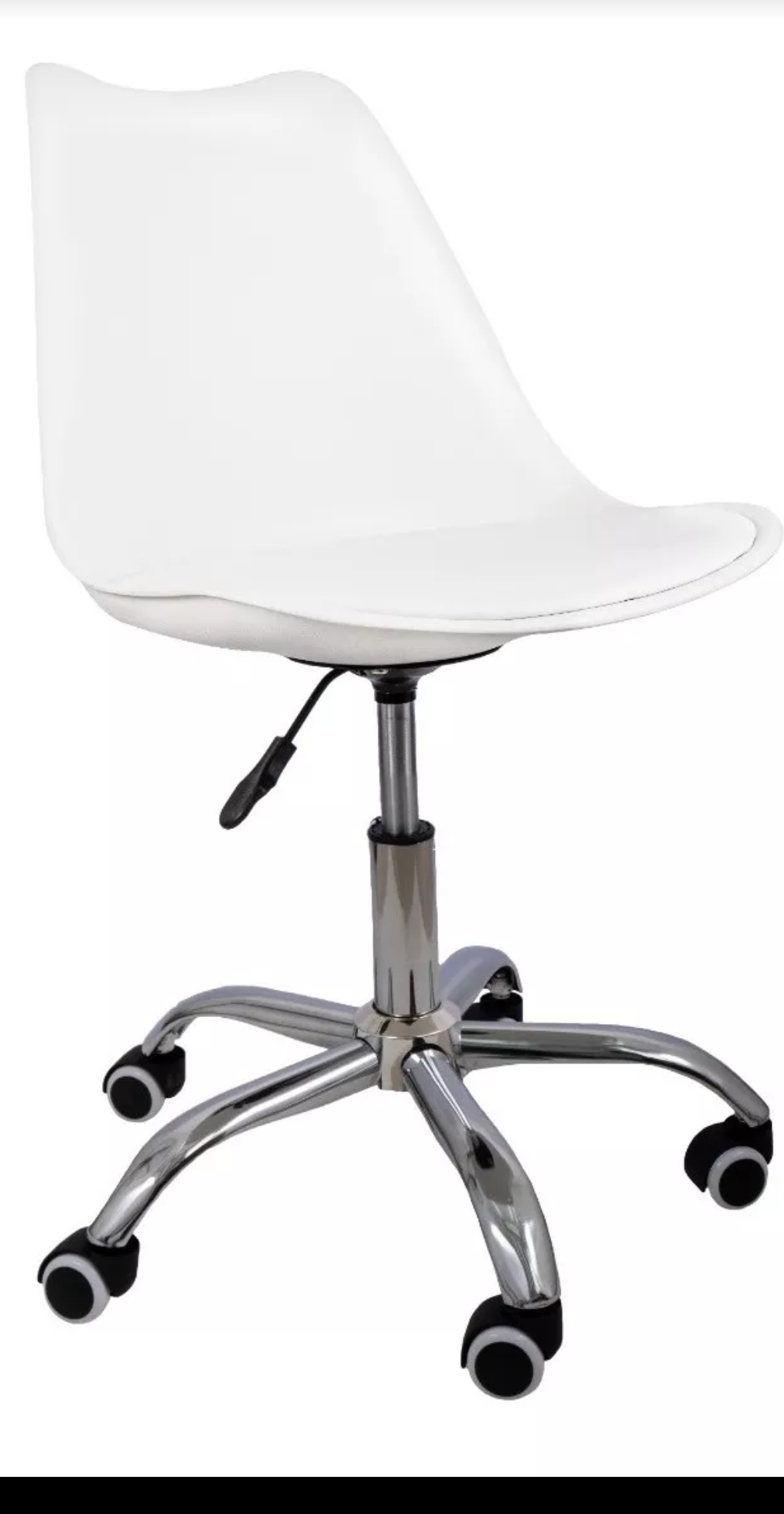 Silla eames ejecutiva con asiento  acochado y rueditas