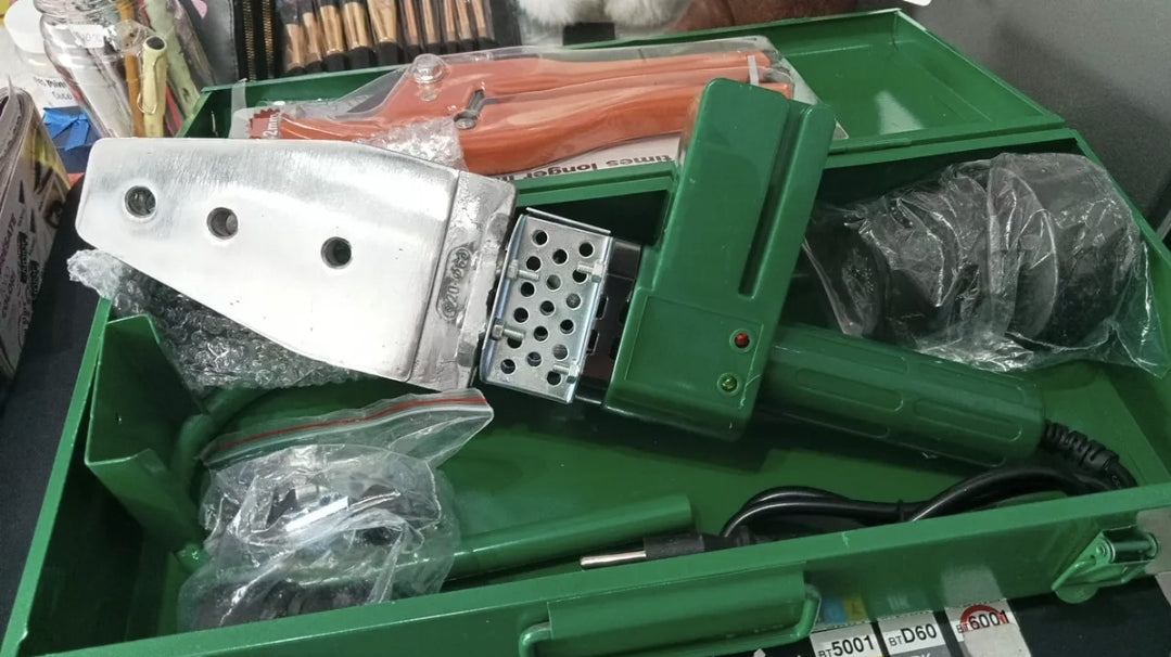 Kit de termofusor con 6 dados , tijeras y estuche metálico