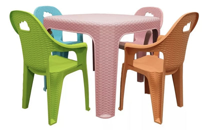 Mesa infantil con sillas tipo Ratan