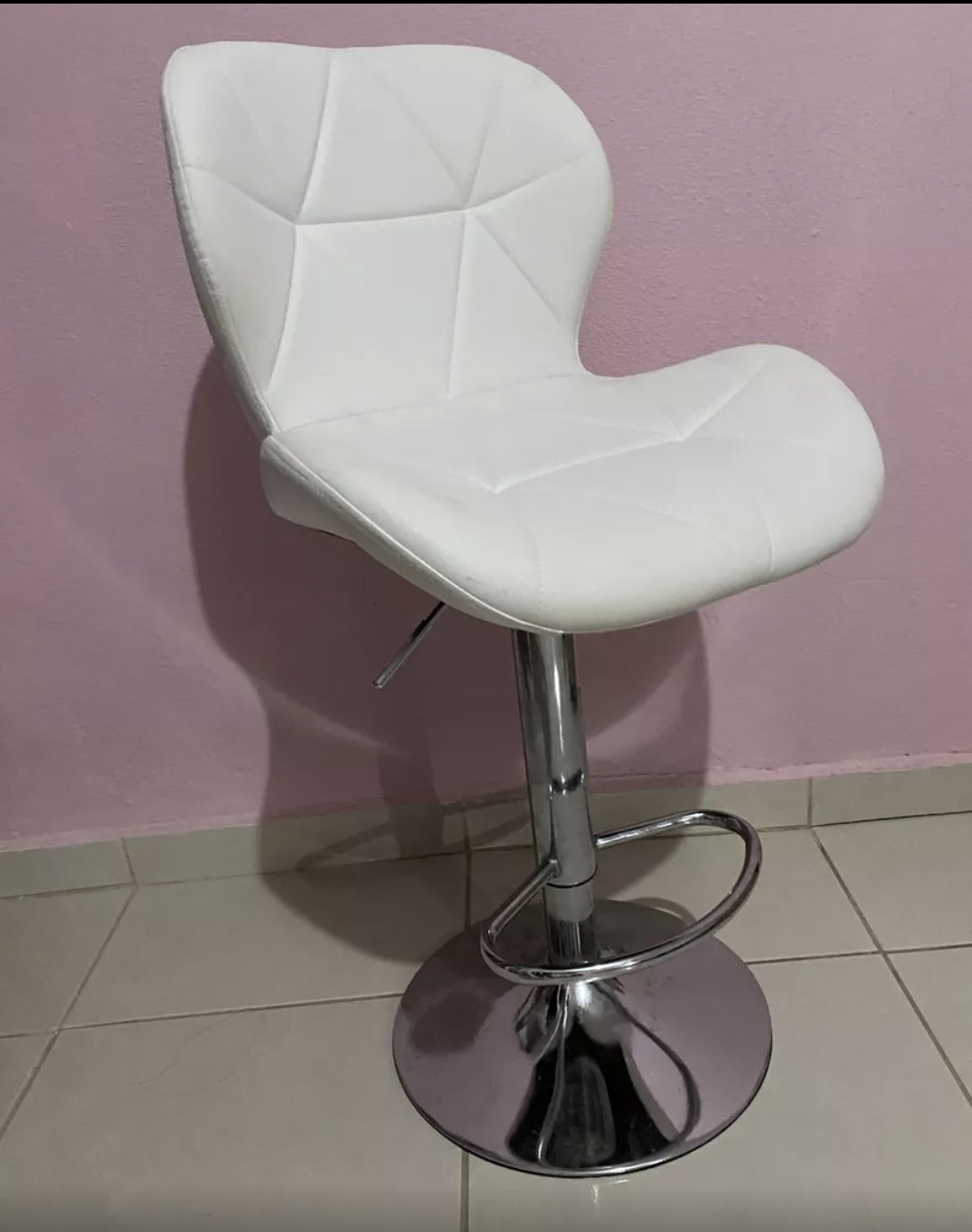 2 bancos con respaldo acolchados