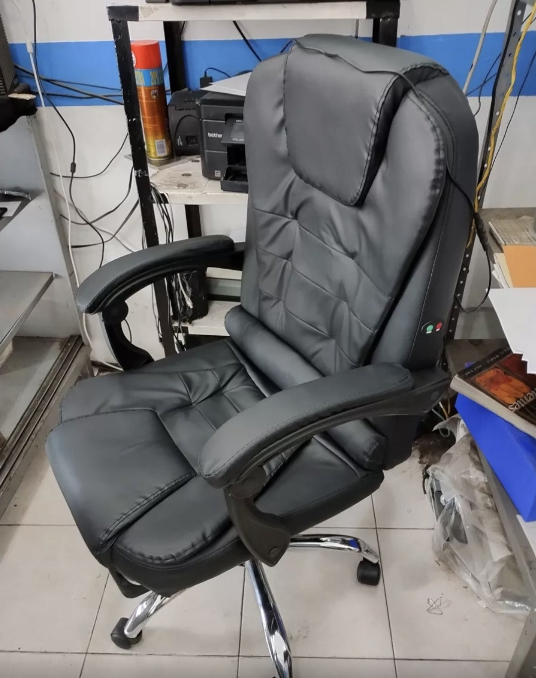Silla ejecutiva ergonómica con  reposapies CON MASAJEADOR