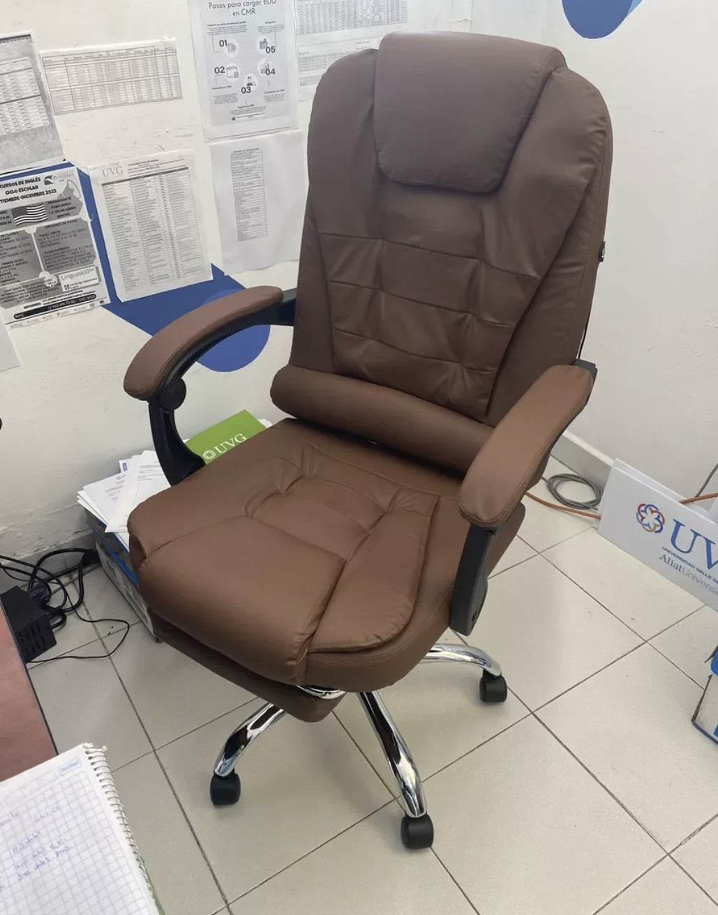 Silla ejecutiva ergonómica con  reposapies CON MASAJEADOR