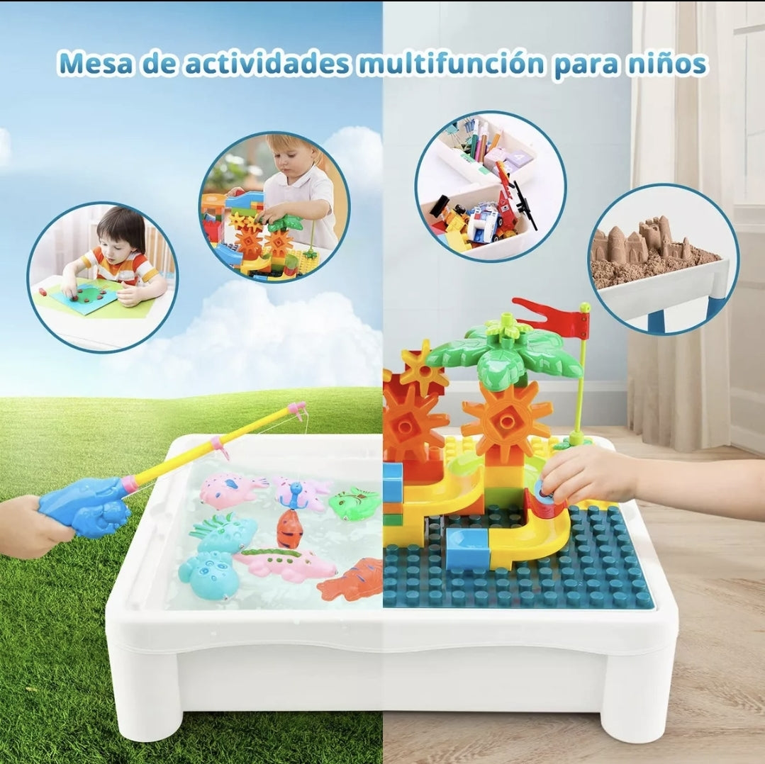 Mesa de juegos y bloques con silla y bloques
