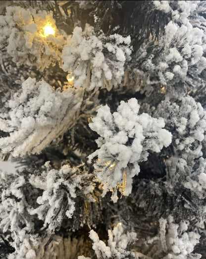 Árbol de Navidad Nevado 180cm 600 ramas  con luz Led