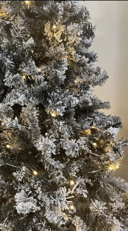 Árbol de Navidad Nevado 180cm 600 ramas  con luz Led