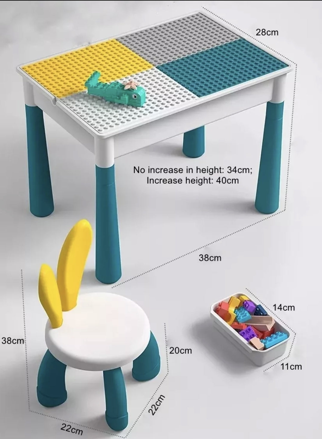 Mesa de juegos y bloques con silla y bloques