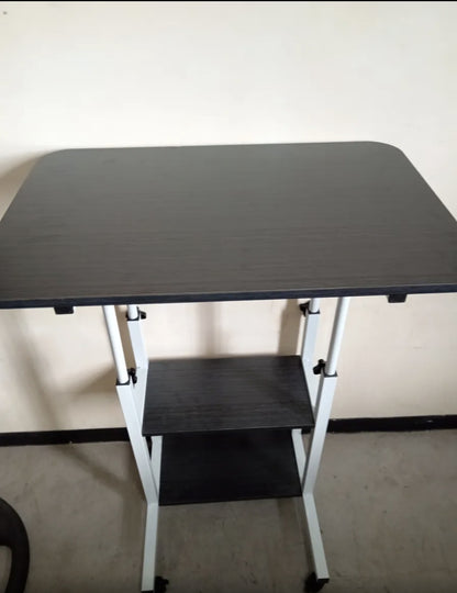 Mesa Para Computadora 60x40cm Altura Ajustable Con Ruedas