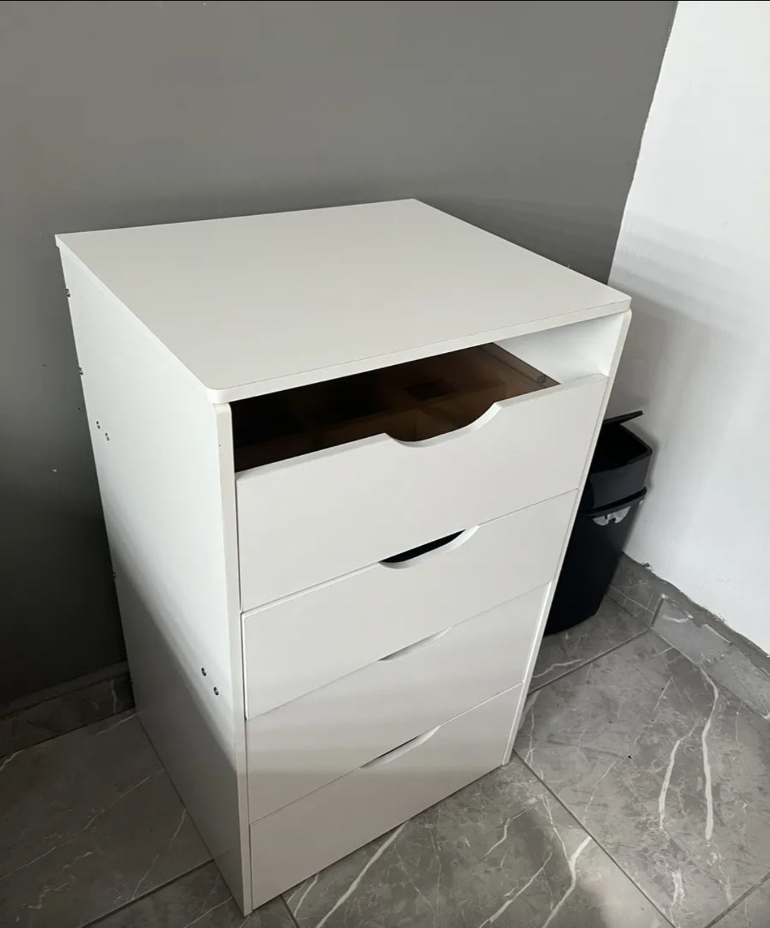 Buró tocador con espejo LED y banco oculto 4 cajones