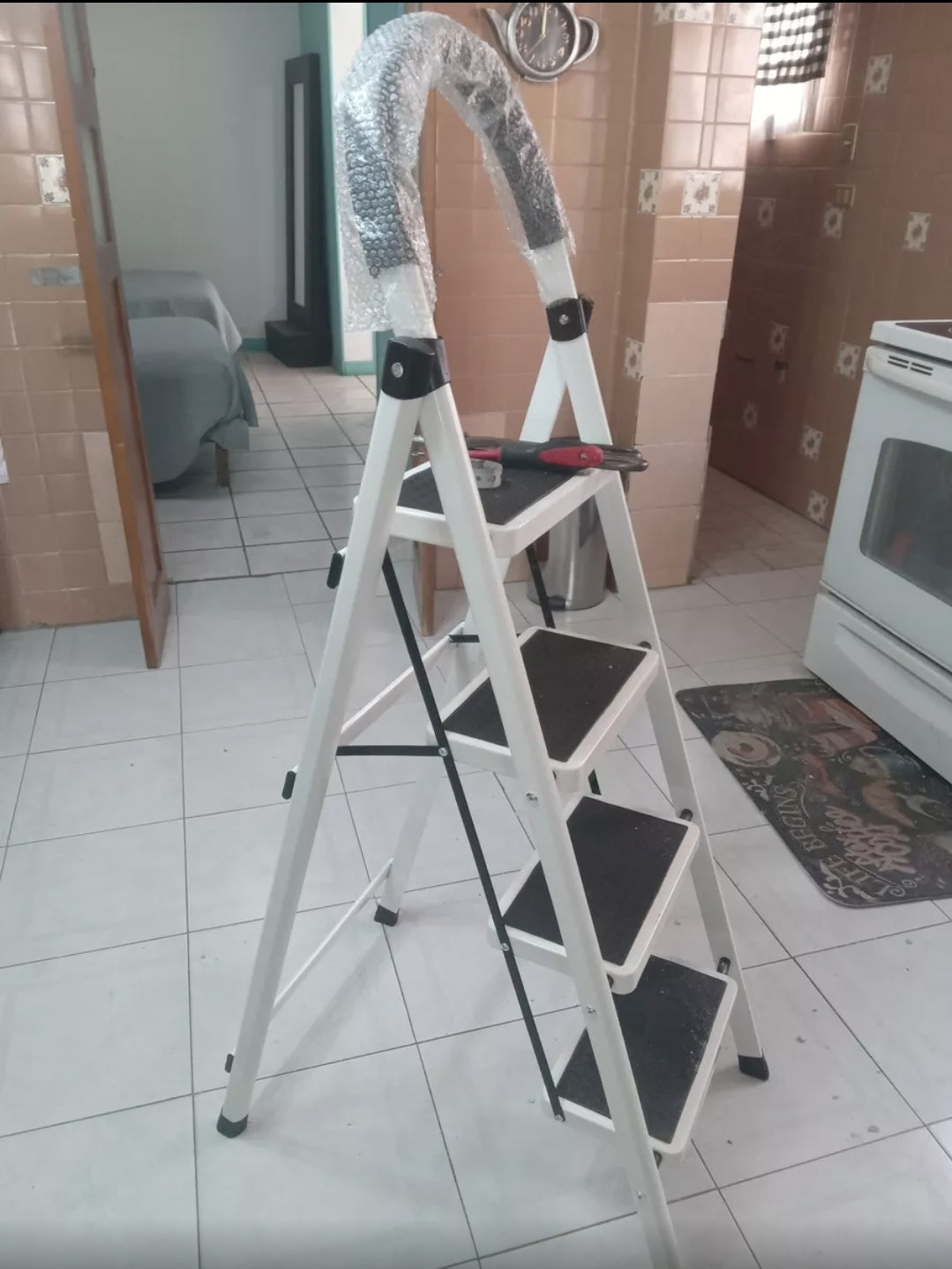 Escalera plegable 4 peldaños