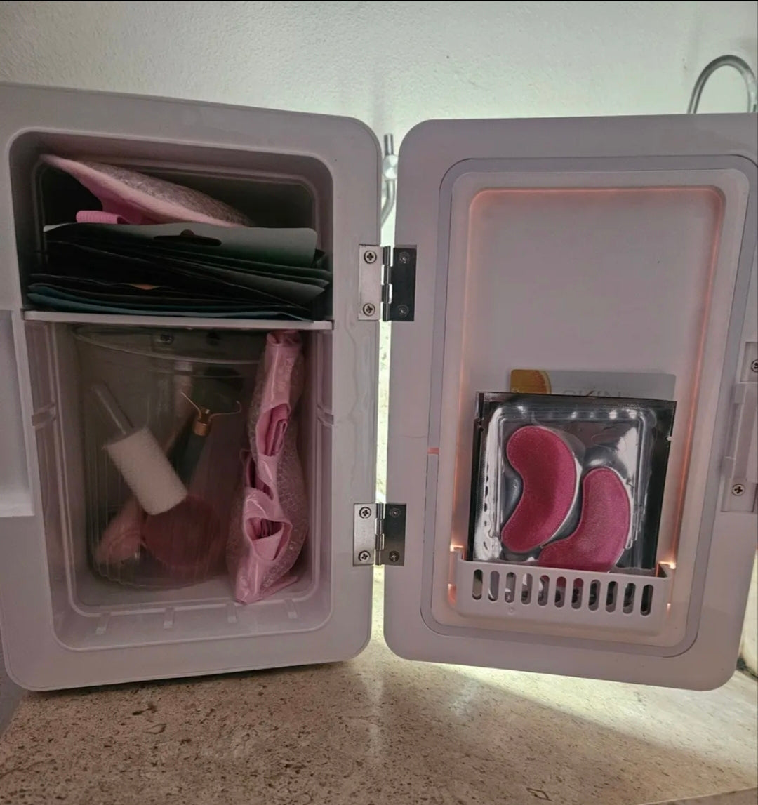 Mini Refrigerador Con Espejo Led Capacidad De 4 L