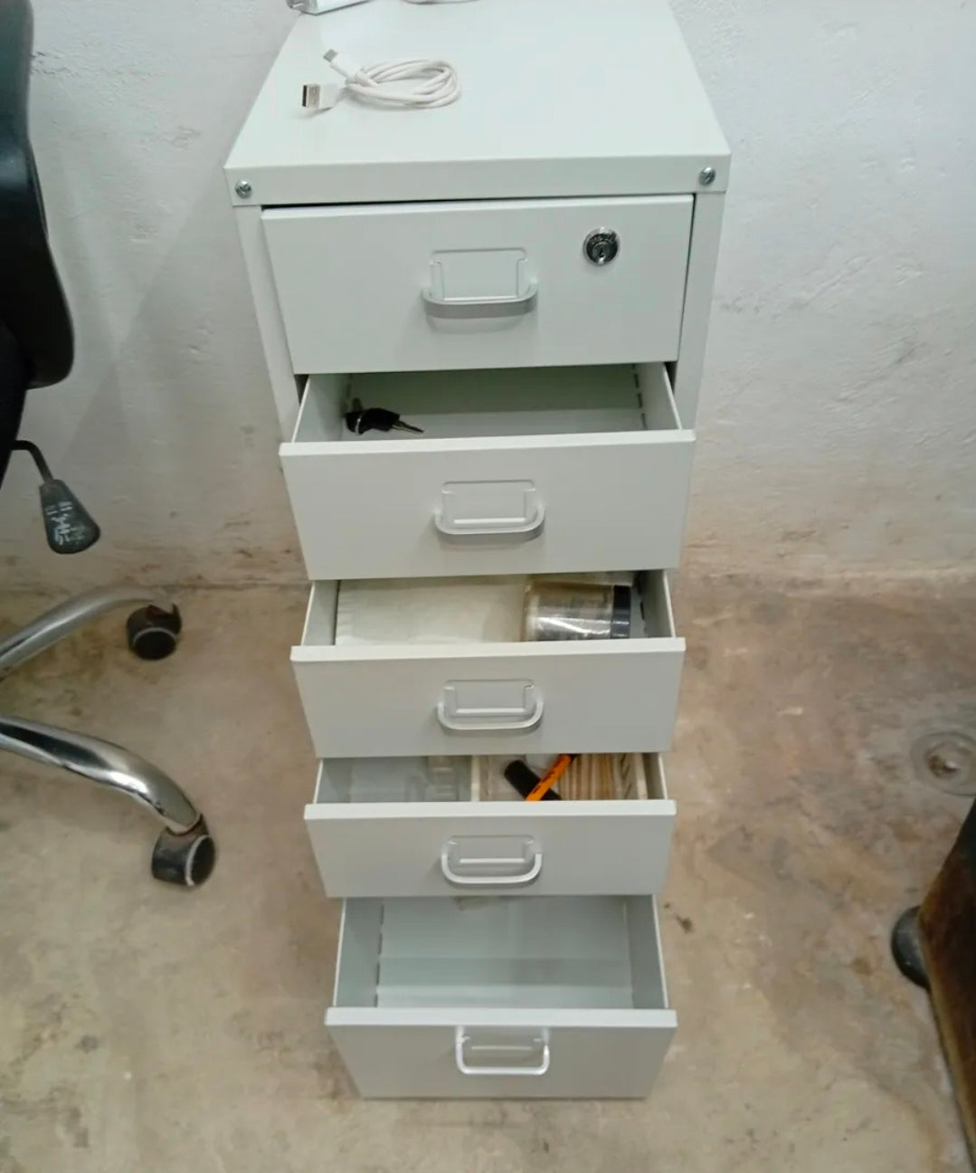 Archivero Metálico 5 Gavetas Para Oficina con Ruedas