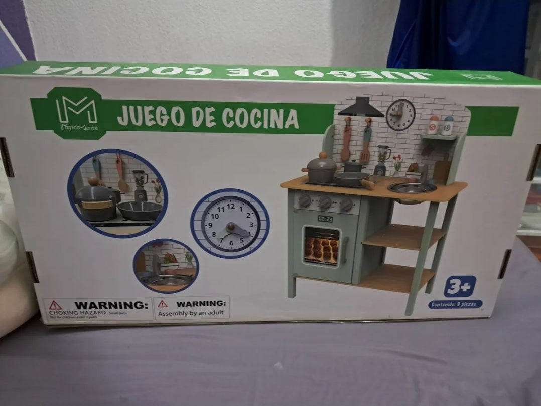 Cocinita de madera verde infantil