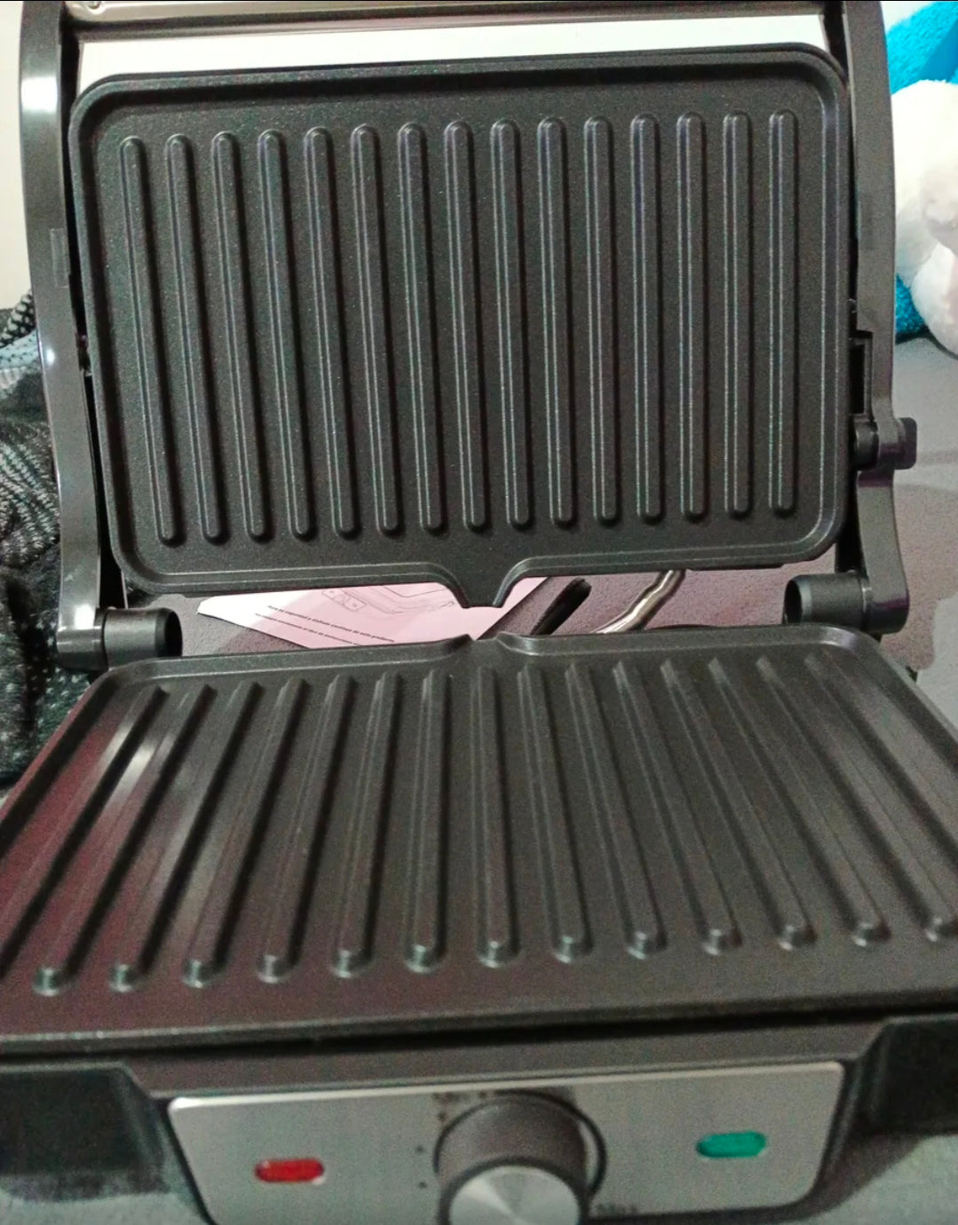 Parrilla eléctrica 2 en 1 Sándwichera 180°