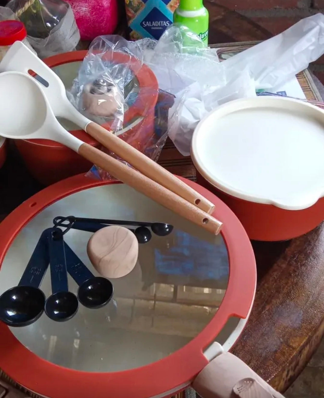 Batería de Cocina Juego de Ollas y Sartenes de Cerámica Antiadherente IronHoof 22 Piezas