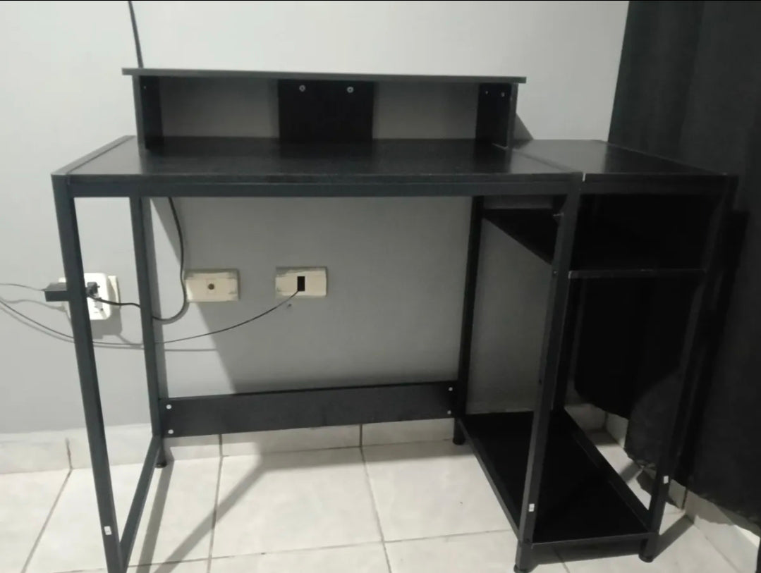 Escritorio para computadora ajustable
