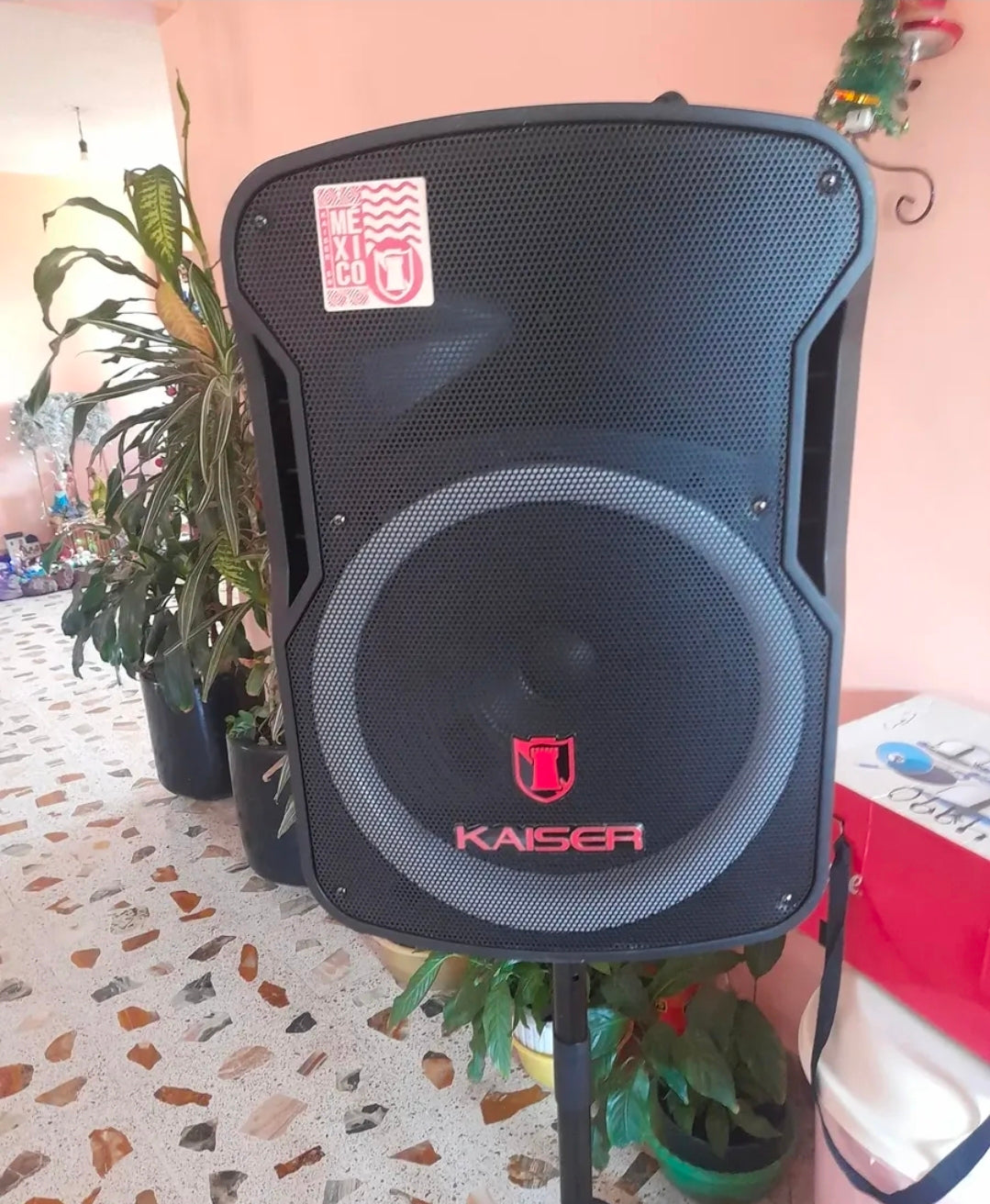 Bocina Kaiser portátil con bluetooth