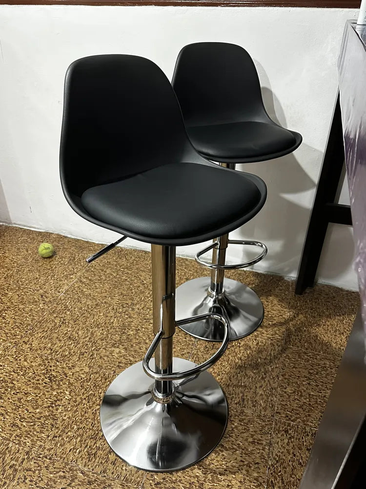 6 bancos modelo Tulip con asiento acolchado
