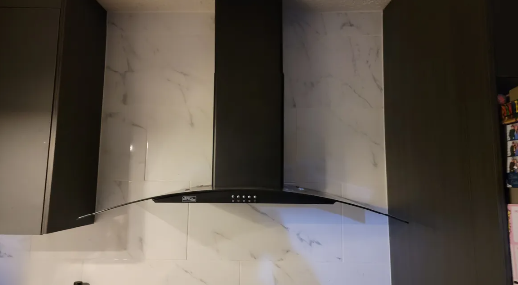 Campana extractora 90 cm de vidrio templado negra arol