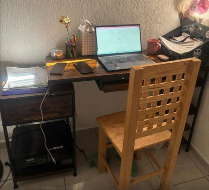 Escritorio moderno para consola