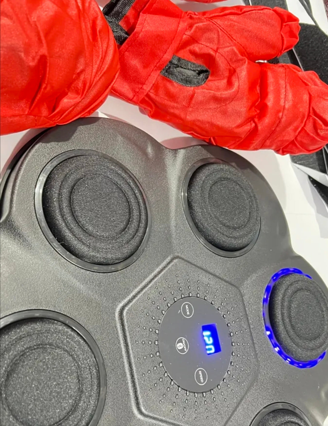 Máquina De Boxeo Musical 18 Velocidades/9 Modos Con 2 Pares Guantes