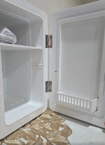 Mini Refrigerador Con Espejo Led Capacidad De 4 L