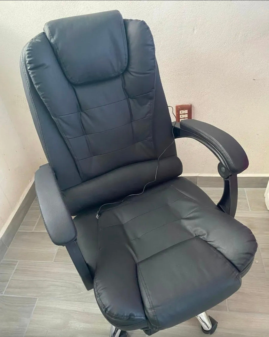 Silla ejecutiva ergonómica con  reposapies CON MASAJEADOR