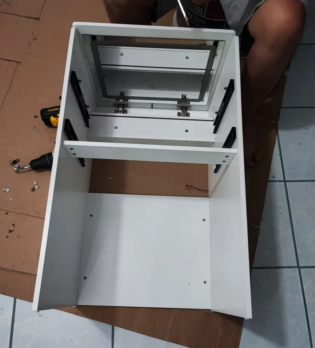 Buró tocador con espejo LED y banco oculto 4 cajones