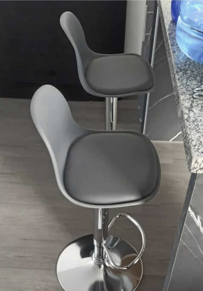 4 bancos modelo Tulip con asiento acolchado