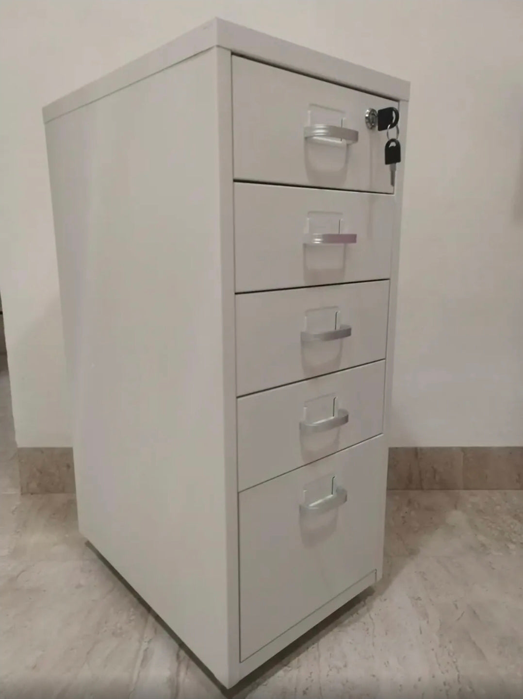 Archivero Metálico 5 Gavetas Para Oficina con Ruedas